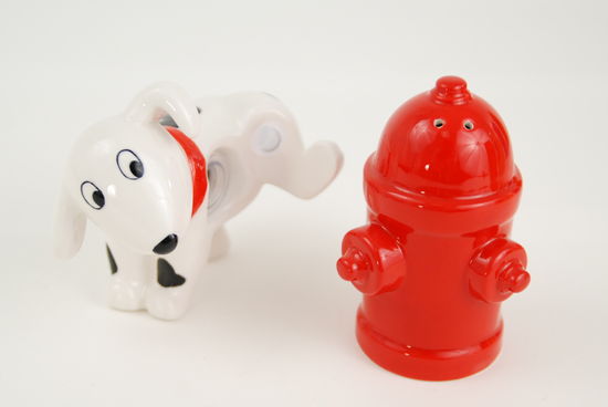 Dalmatian/Fire hydrant Salt & Pepper 3"